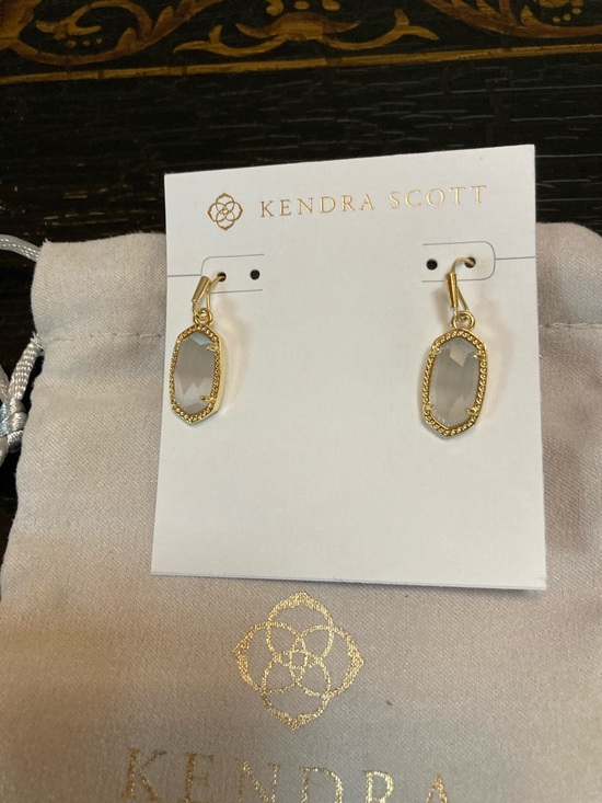 Kendra Scott Lee Gold Drop Earrings with Gray Faceted Stones - Picture 6 of 10